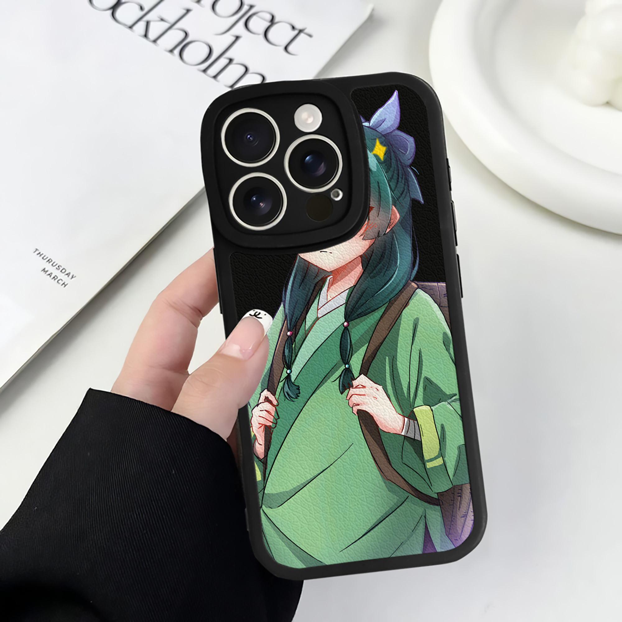 （画像用） 薬屋のひとりごと The Apothecary Diaries 【iPhone 16シリーズ対応】シリコンスマホケース（レザー調） 材質：シリコン